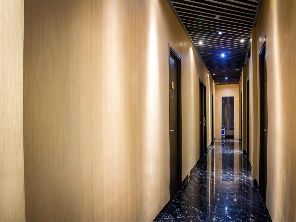 Madu Inn Jakarta Exterior photo