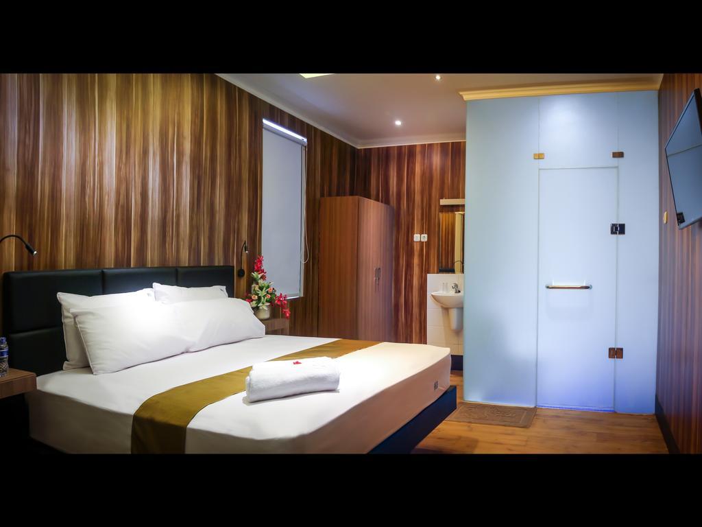 Madu Inn Jakarta Room photo