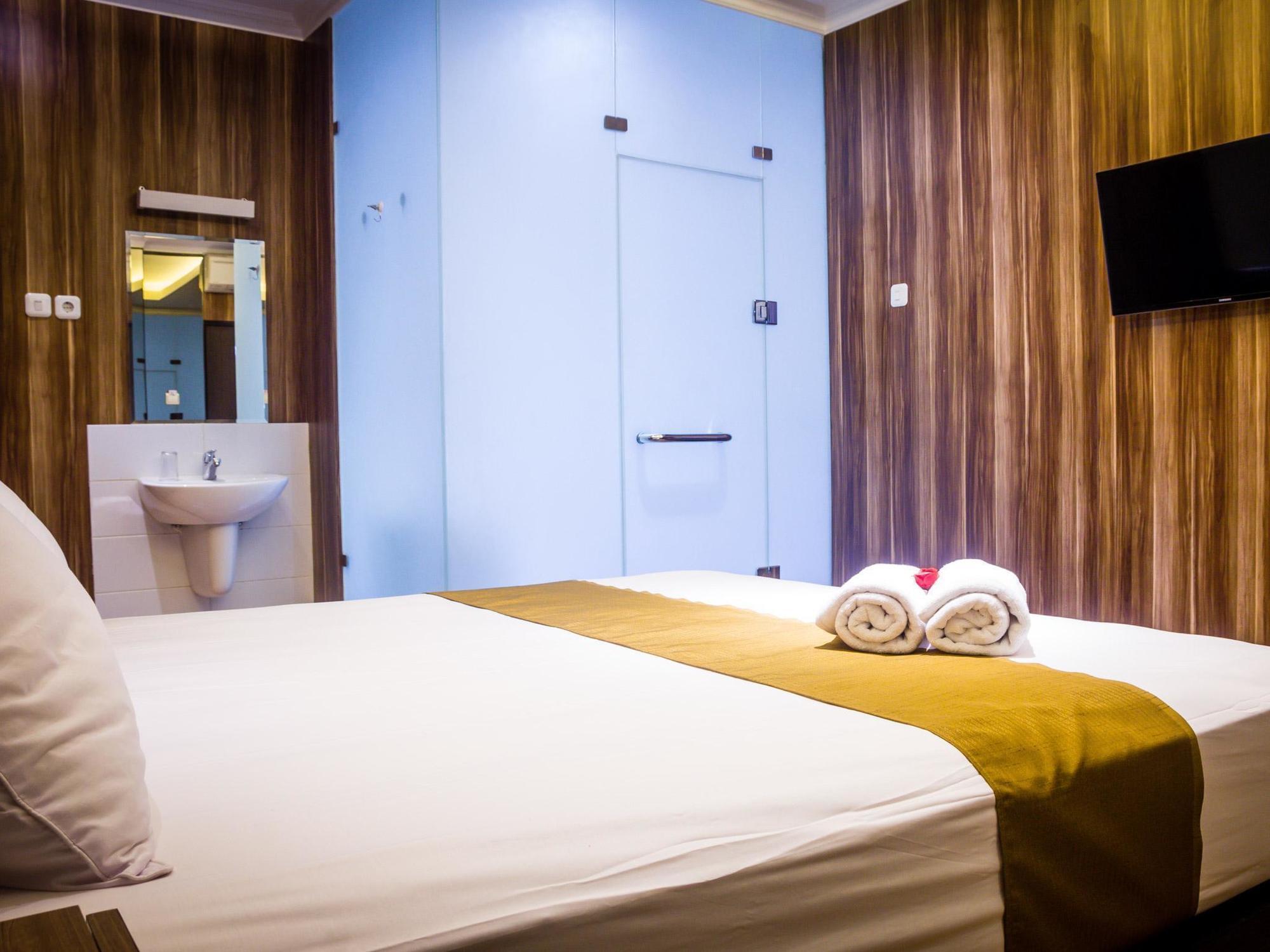 Madu Inn Jakarta Exterior photo